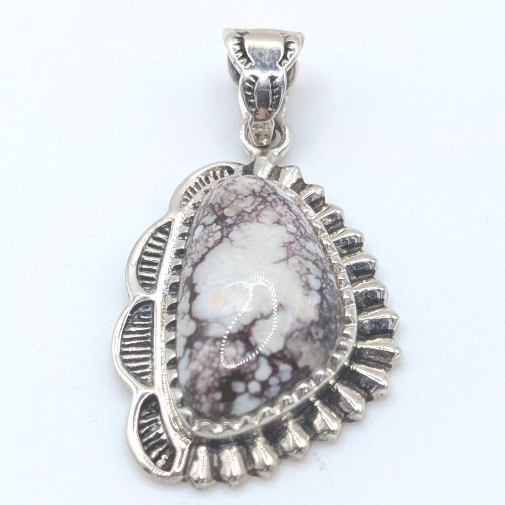 NOA Sterling Silver 925 Wild Horse Magnesite Pendant Thailand Scalloped Edge